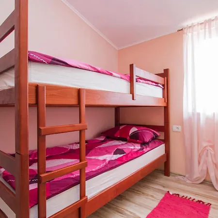 Pet Friendly In Labin With Wifi