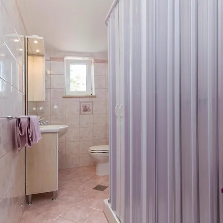 Dom wakacyjny Pet Friendly In Labin With Wifi Strmac