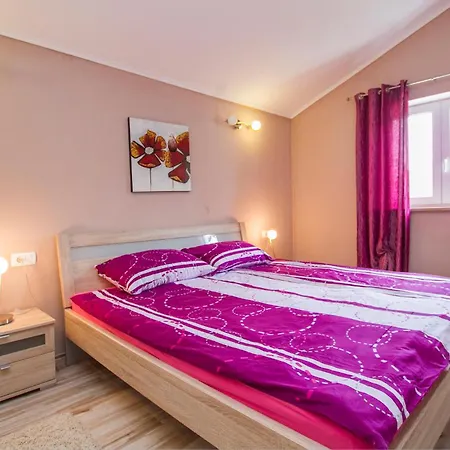 Pet Friendly In Labin With Wifi Strmac