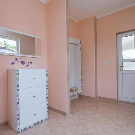 Pet Friendly In Labin With Wifi Strmac