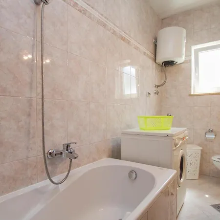 Dom wakacyjny Pet Friendly In Labin With Wifi