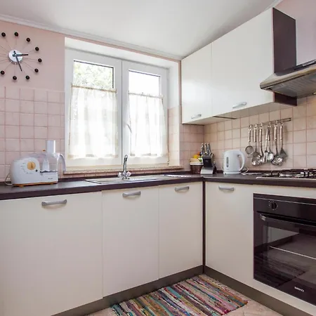 Dom wakacyjny Pet Friendly In Labin With Wifi