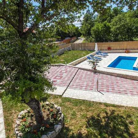 Pet Friendly In Labin With Wifi