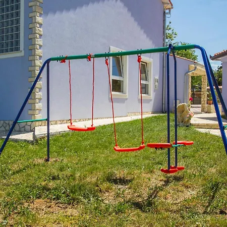Pet Friendly In Labin With Wifi