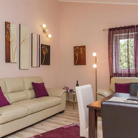 Dom wakacyjny Pet Friendly In Labin With Wifi
