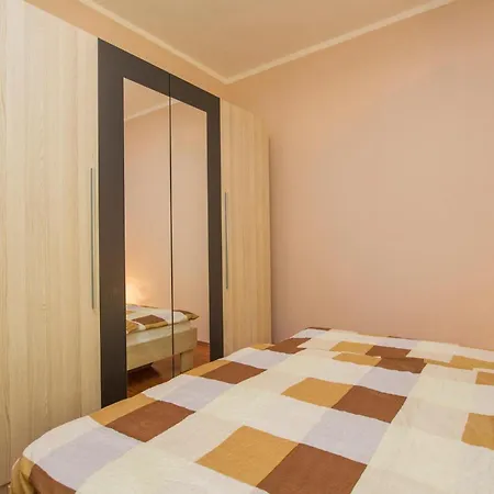Pet Friendly In Labin With Wifi Strmac